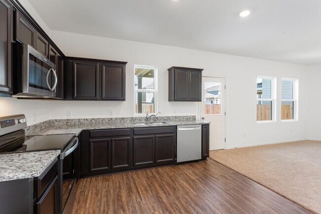 Foto del edificio - 19308 Cloudy Bay Dr
