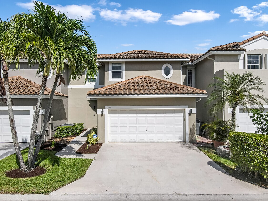 Primary Photo - 5611 NW 118th Dr