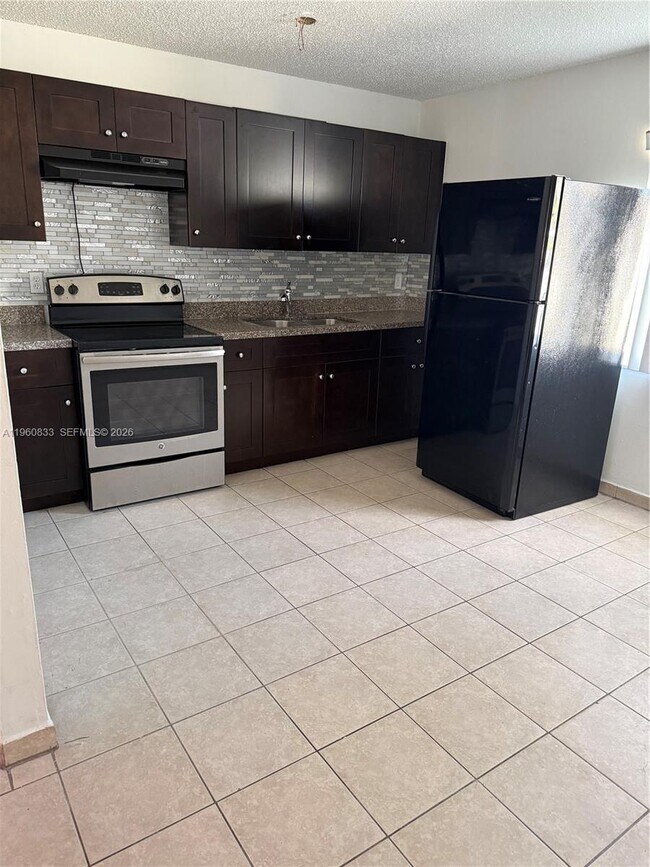 Building Photo - 702 Neptune St