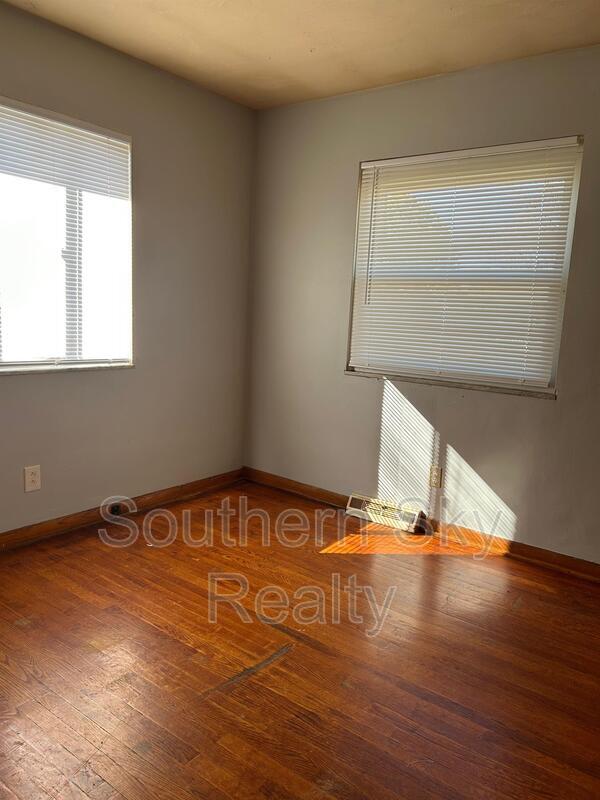 Building Photo - 992 Bellevue Ave