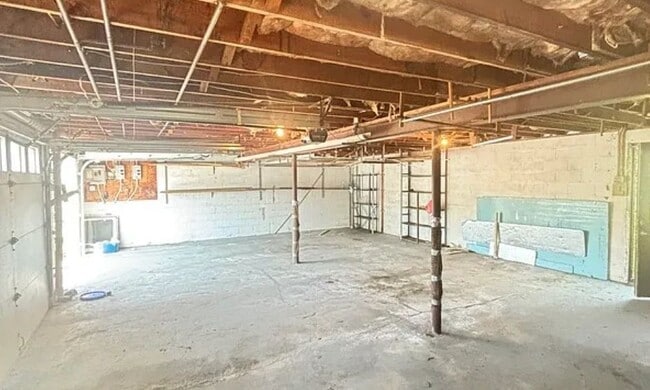 Building Photo - 15 Froelich Ave