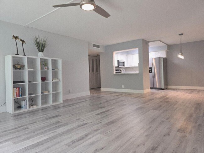 Building Photo - 1301 River Reach Dr