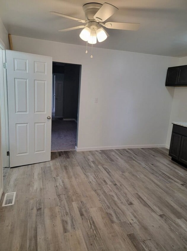 Foto del edificio - 101 N G St