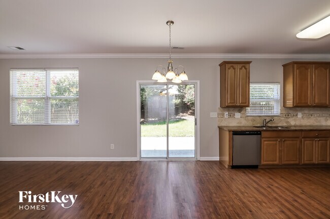 Foto del edificio - 7347 Lamplighter Close Dr