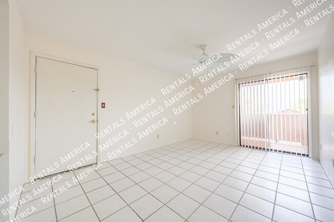 Building Photo - 5035 N 17th Ave