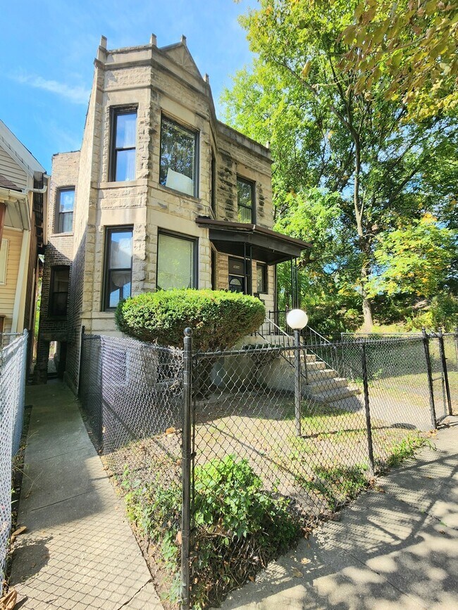 Building Photo - 5834 S Morgan St