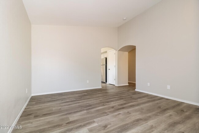 Foto del edificio - 12933 W Laurel Ln
