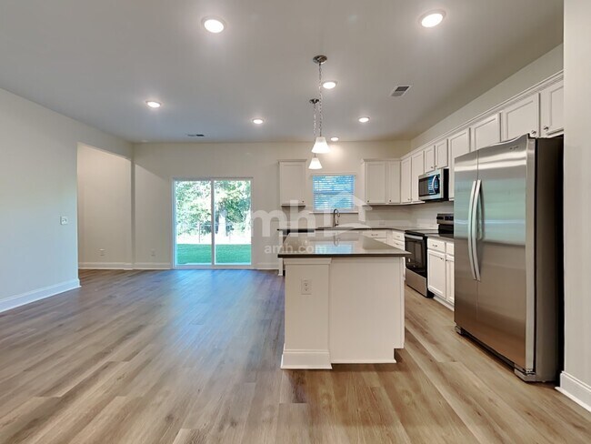 Foto del edificio - 1605 Lamplighter Ln