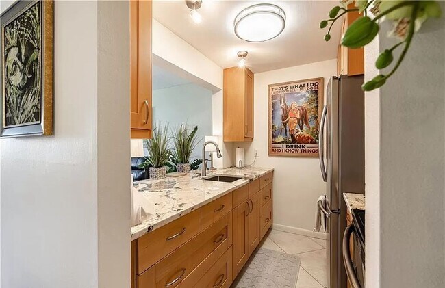 Building Photo - ***55+ COMMUNITY***PERFECT LOCATION***ONE ...