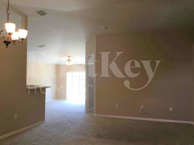 Foto del edificio - 425 Hammerstone Ave
