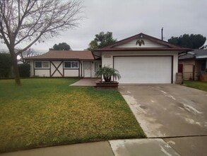 Building Photo - 1042 Hushabye Ln