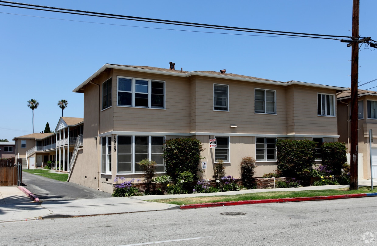 Primary Photo - 1515-1517 E 3rd ST LONG BEACH, CA 90802-3651