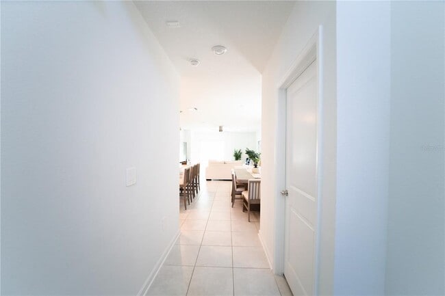 Building Photo - 4022 Ambrose Ave