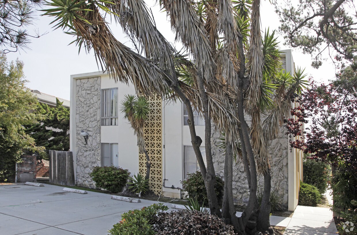 Building Photo - 4537 Hamilton St