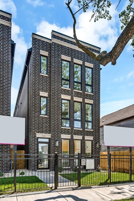 5205 S Wabash Ave Unit 2, Chicago, IL 60615 Apartment for Rent in