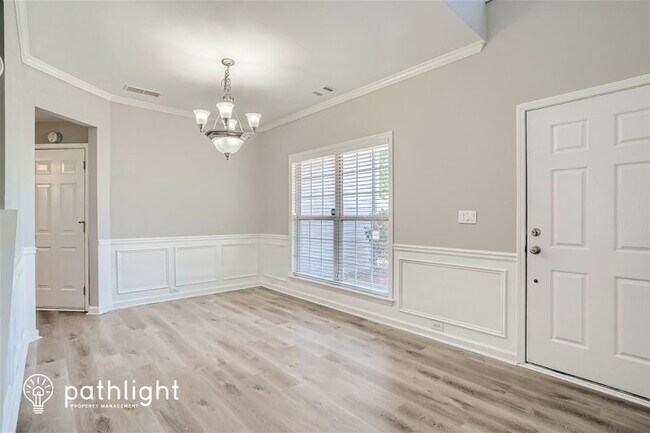 Foto del edificio - 435 Beckenham Walk Dr