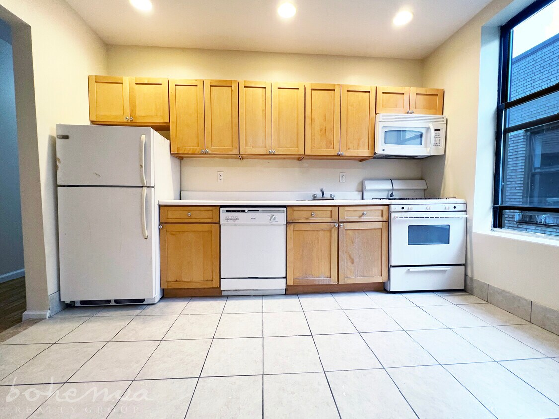 Primary Photo - 545 Edgecombe Ave