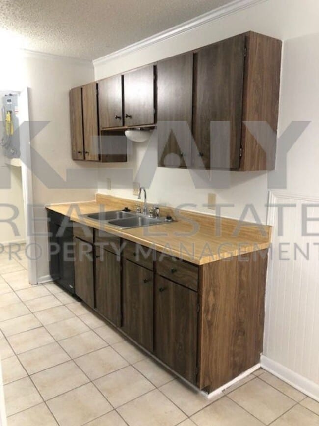Building Photo - 407 Fox Run