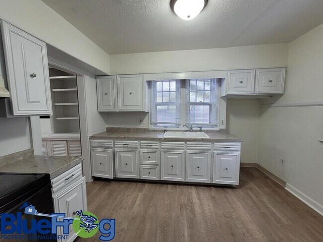 Foto del edificio - 915 N Drew St