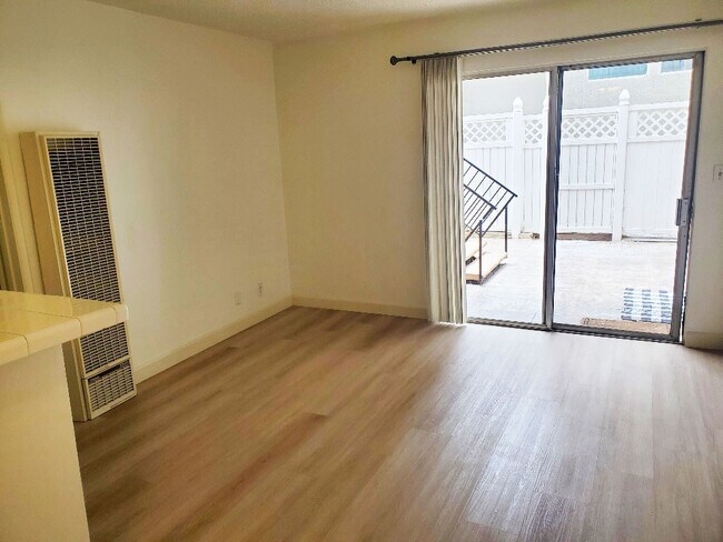 Building Photo - 361 13th St