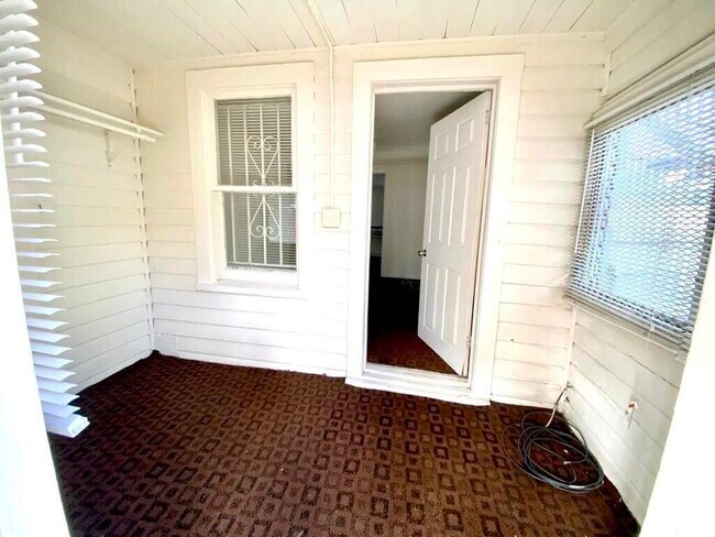 Foto del edificio - 2105 Ponce De Leon Ave