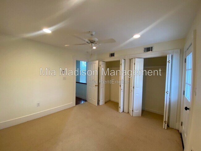 Foto del edificio - 302 E 33rd St