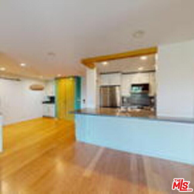 Foto del edificio - 8740 Tuscany Ave