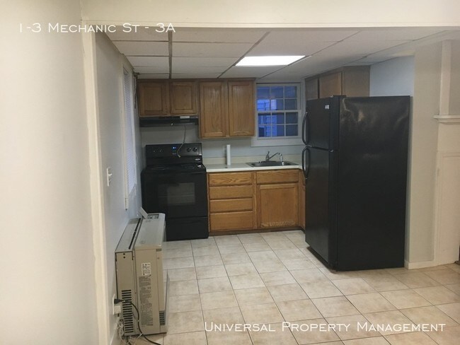 Building Photo - One Bedroom Walking Distance to Downtown