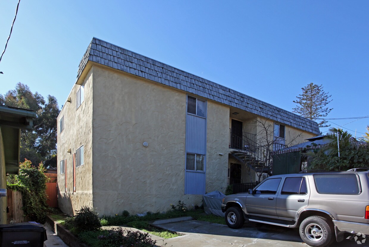 Primary Photo - 2715 A St
