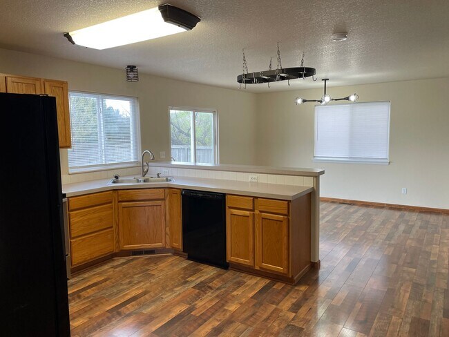 Foto del edificio - Beautiful 3 Bed 2.5 Bath Home in Milliken,...