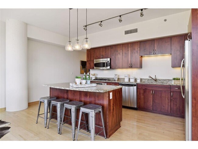 Foto del edificio - 215 10th Ave S