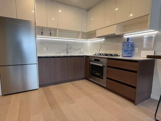 Foto del edificio - 144-49 Northern Blvd