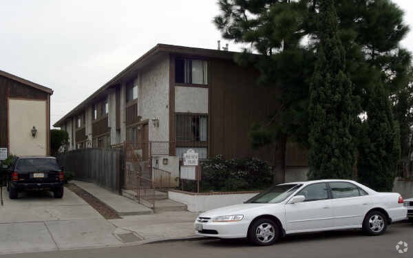 Building Photo - Pine View Villas