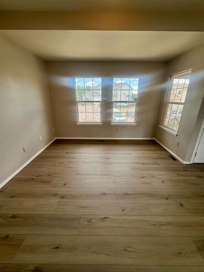 Building Photo - Updated Home in Peregrine