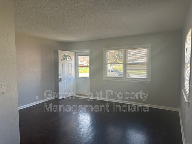 Building Photo - 4631 E 35th St
