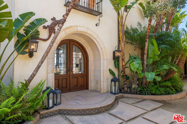 Building Photo - 27850 Winding Way