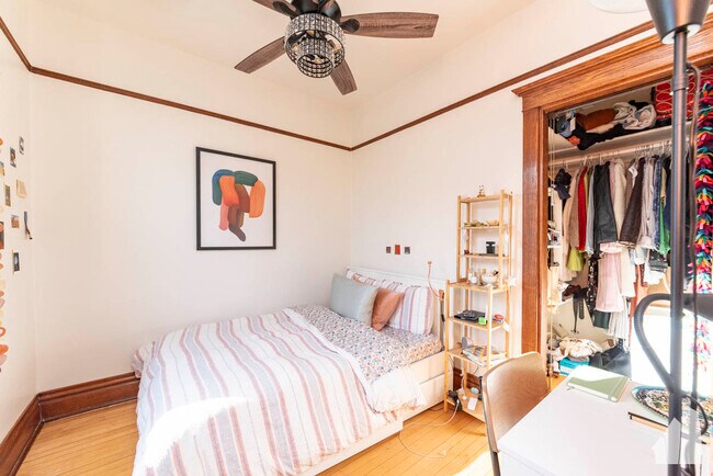 Foto del edificio - 842 W Waveland Ave