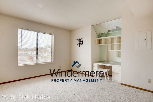 Building Photo - 3 br, 2 bath House - 1675 SE 9th Ave #302