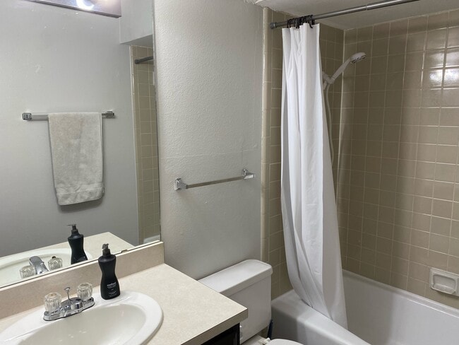 Building Photo - 2110 Rio Grande