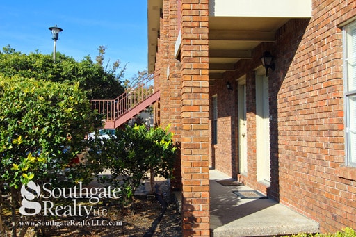 Building Photo - 114 N 32nd Ave