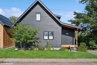 Building Photo - 503 2nd Ave E