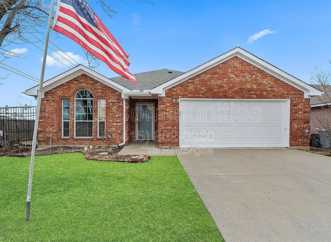 Foto principal - 824 Bridle Trail