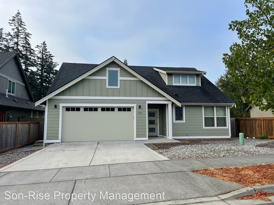 3 br, 2.5 bath House 704 Woodbury Way House Rental in Bellingham