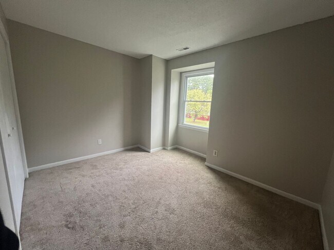 Foto del edificio - Charming 3 bedroom 21/2 bath town home loc...