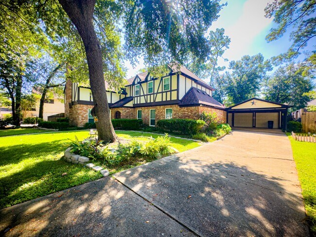 Building Photo - 10723 Elmdale Dr