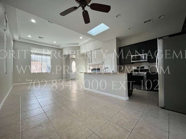 Building Photo - 9052 W Wolf Dancer Ave