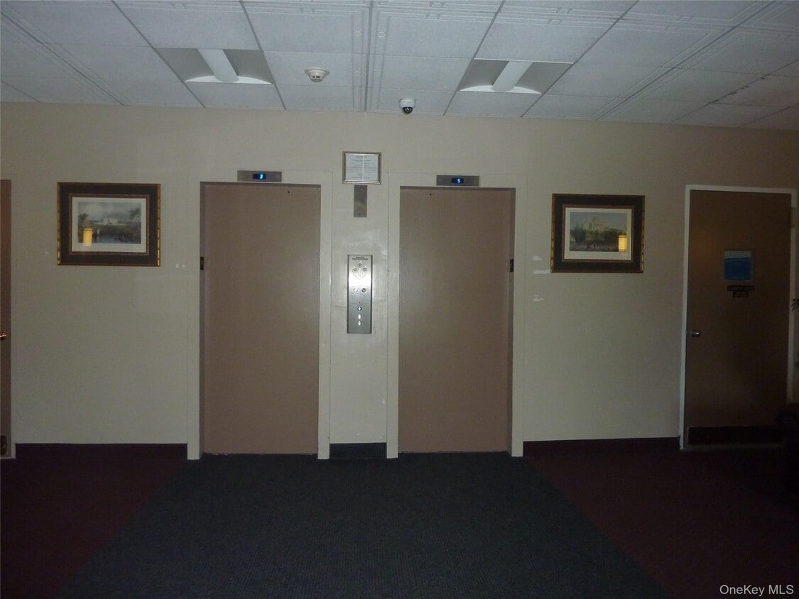 Building Photo - 35 Park Ave