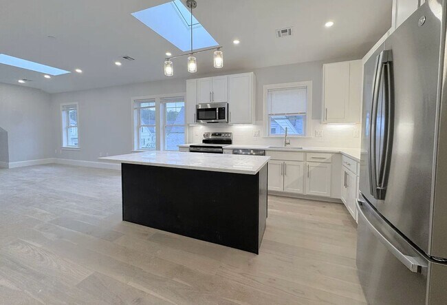 Building Photo - Newly Constructed 3-bed, 2-bath in Brighton