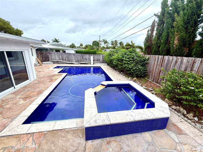 Foto del edificio - 2685 SE 5th St