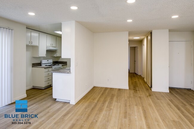 Building Photo - 5452 Corteen Pl